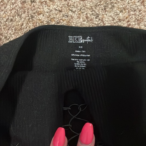 Black crop top bundle - Picture 3 of 3